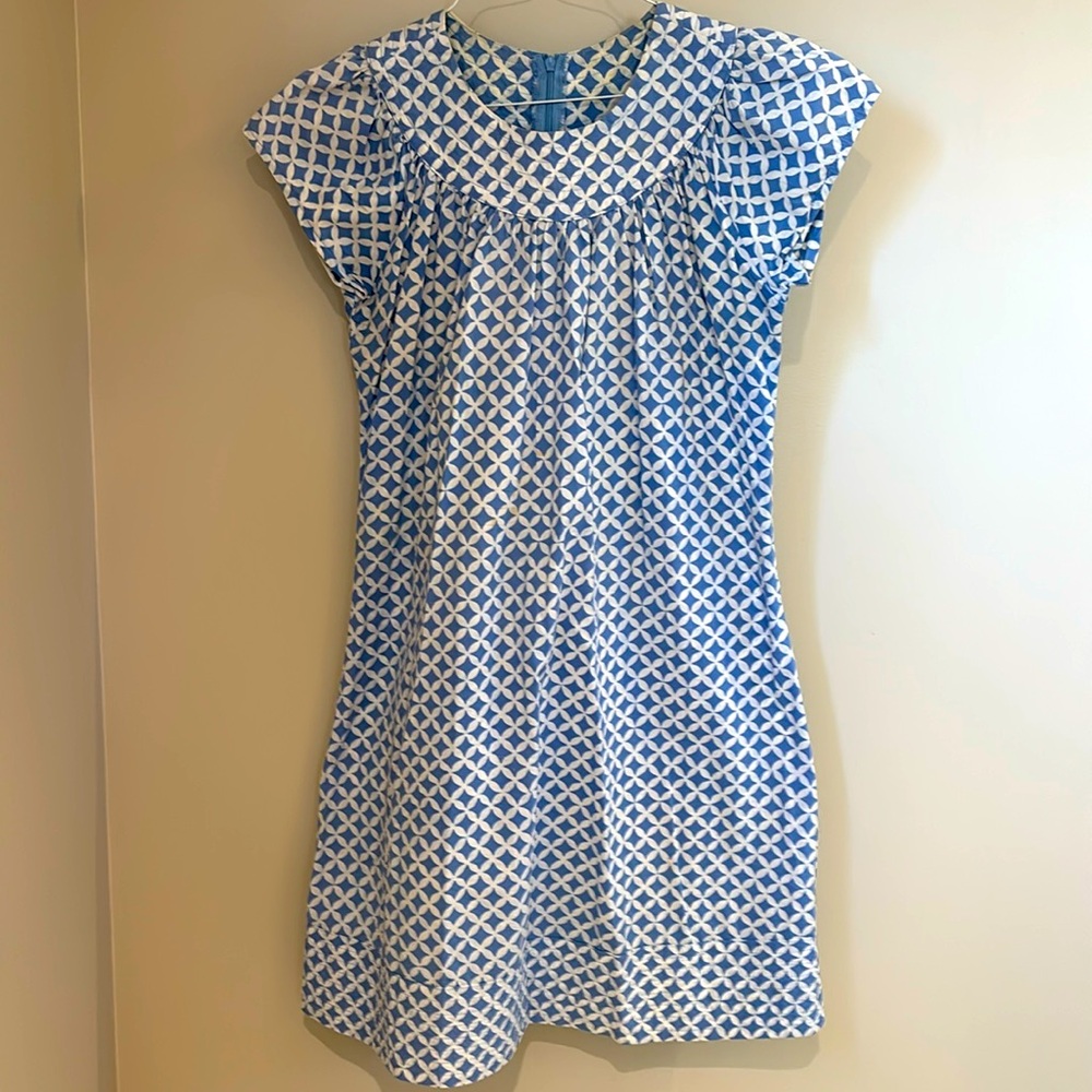 Three Islands women’s blue and white pattern A-line short sleeved dress; size L